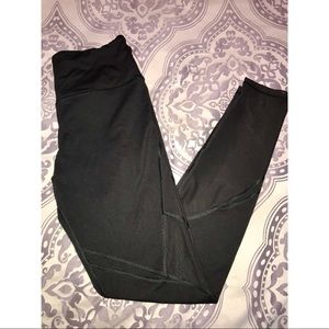Victoria Sport mesh knockout legging